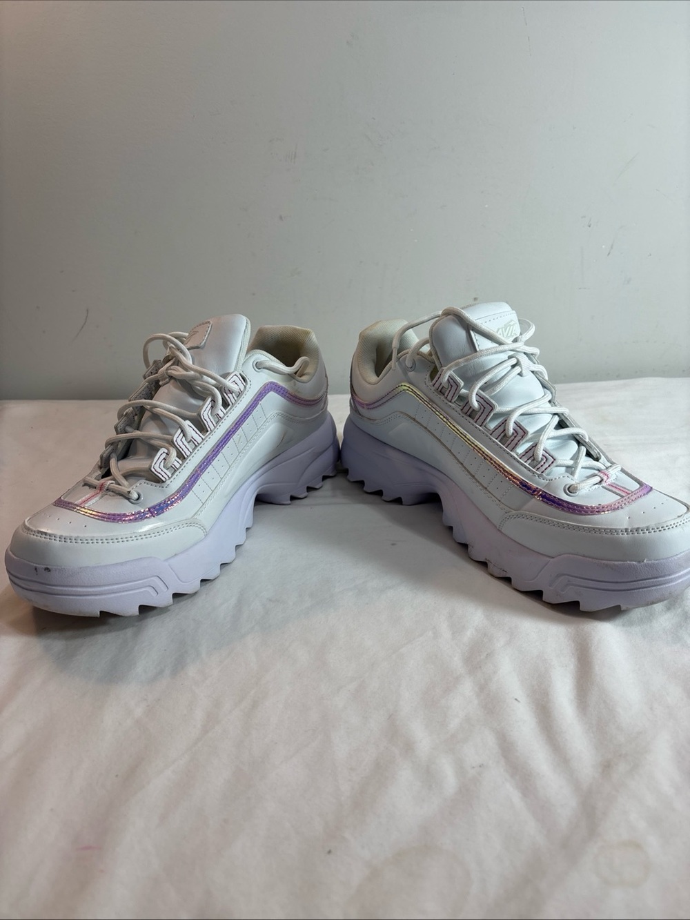 Avia Women's White Sneakers with Pink & Purple Trim. 9/4 - Picture 4 of 10